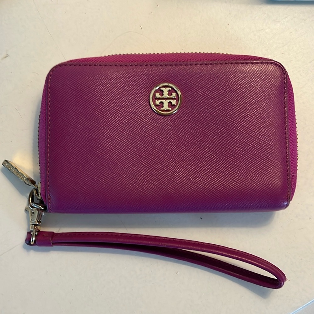 Tory Burch Leather Wristlet Wallet in color Magenta/Purple!